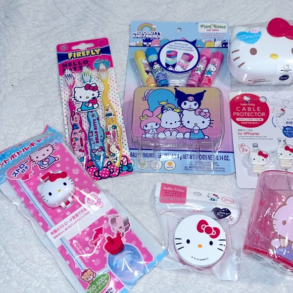 Hello Kitty Bundle - Picture 5 of 14